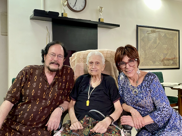 96-year old Bob Carr, a longtime American resident of Mumbai