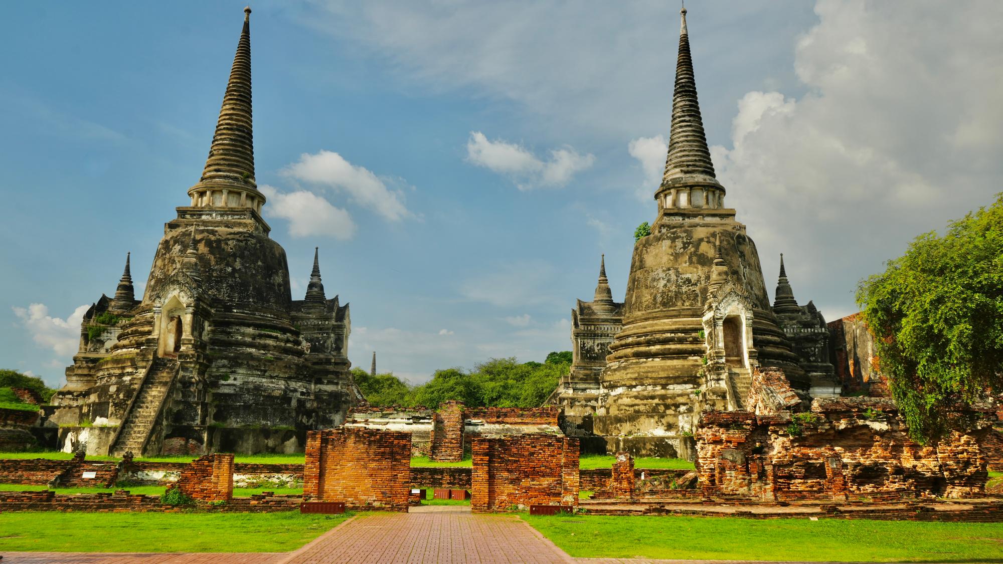 Stupas built as tombs for the king and his son
