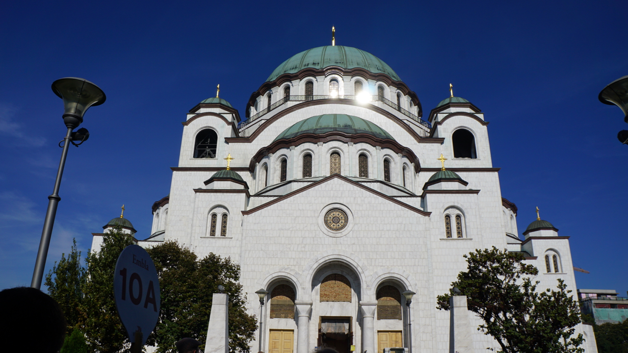 Looking up at the Belgrade cathedral.